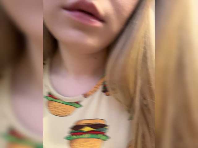 AlinaRay live cam preview
