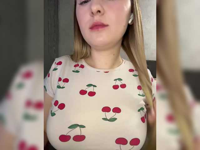 AlinaRay live cam preview