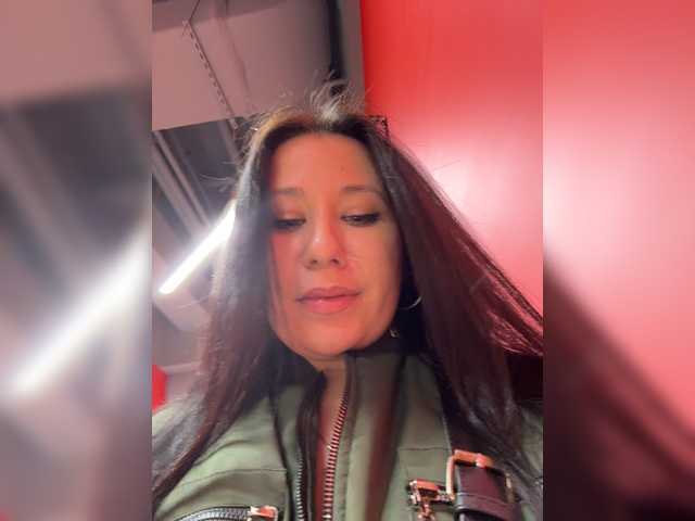 go to chat with -Lune