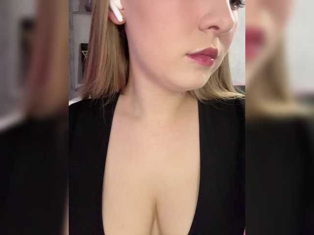 -Dirty-Bitch live cam on BongaCams