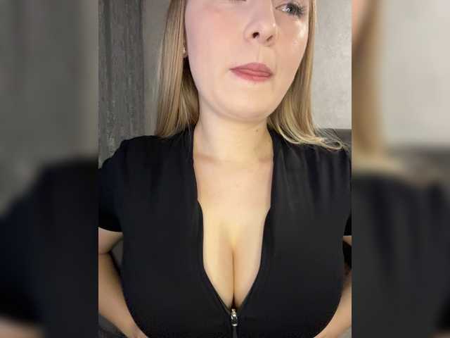 -Dirty-Bitch live cam on BongaCams