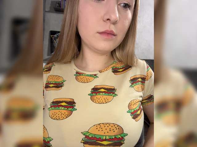 AlinaRay live cam preview