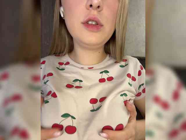 AlinaRay webcam