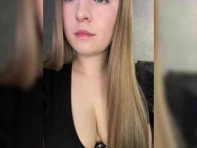 AlinaRay webcam