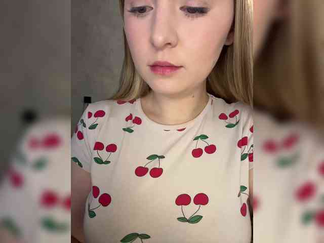 AlinaRay webcam