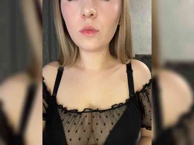 AlinaRay webcam