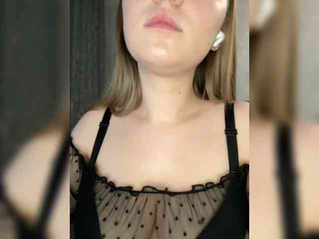 AlinaRay webcam
