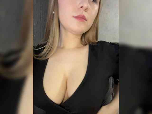 AlinaRay webcam