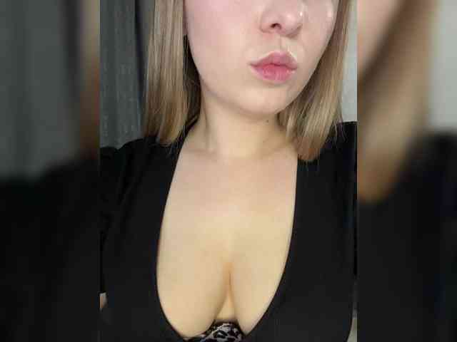 AlinaRay webcam