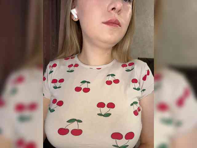 AlinaRay webcam