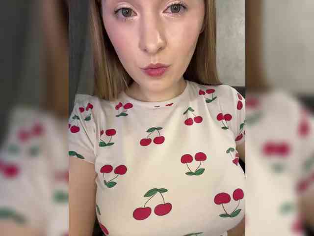 AlinaRay webcam
