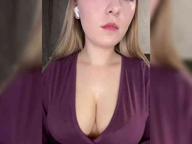 AlinaRay webcam