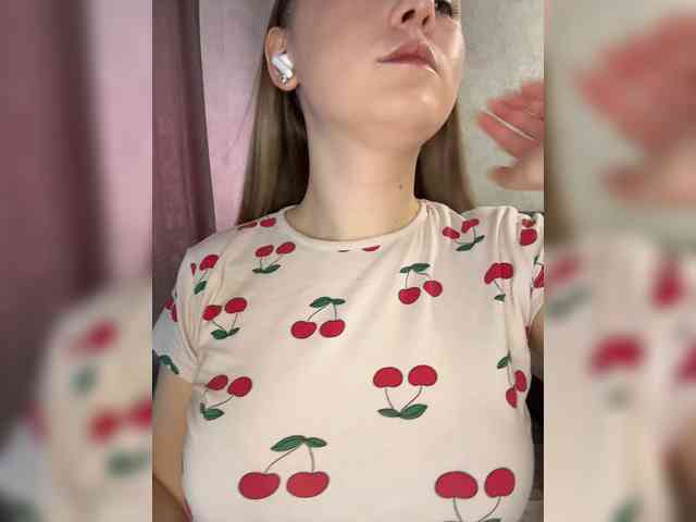 AlinaRay webcam