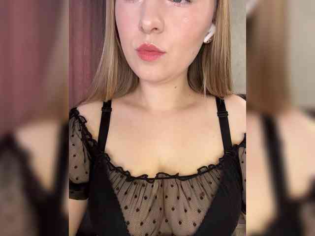 AlinaRay webcam
