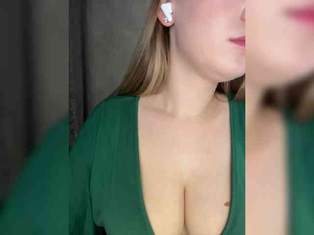 -Dirty-Bitch Sex Cam Show