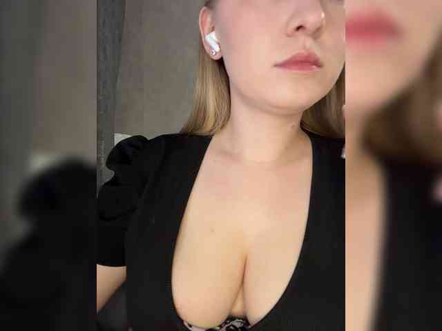 AlinaRay webcam