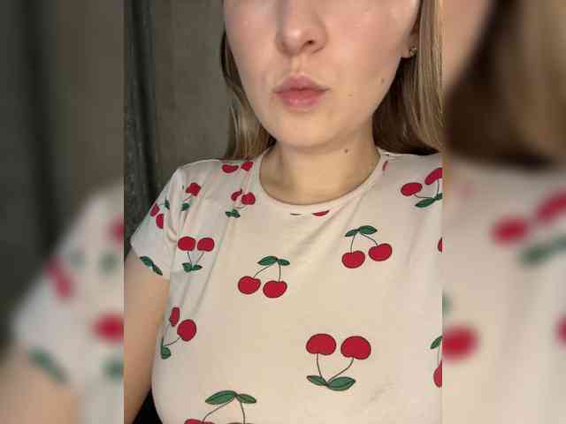 AlinaRay webcam