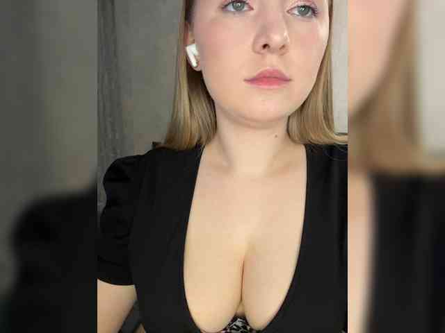 AlinaRay webcam