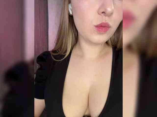 AlinaRay webcam