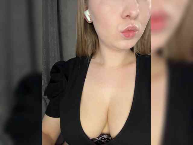 -Dirty-Bitch Sex Cam Show