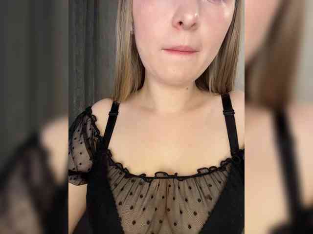 AlinaRay webcam