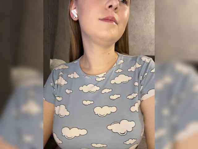 AlinaRay webcam