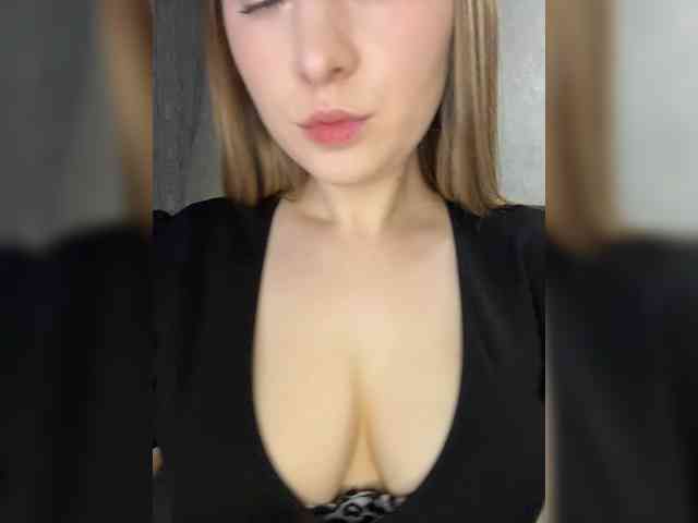 AlinaRay webcam