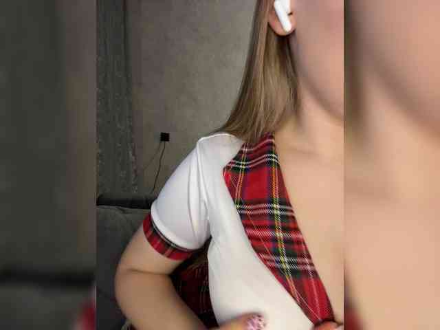 AlinaRay webcam