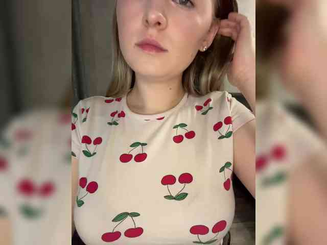AlinaRay webcam