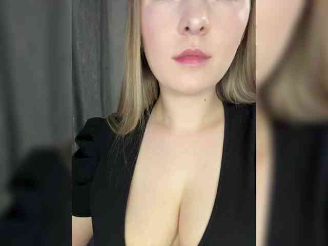 AlinaRay webcam