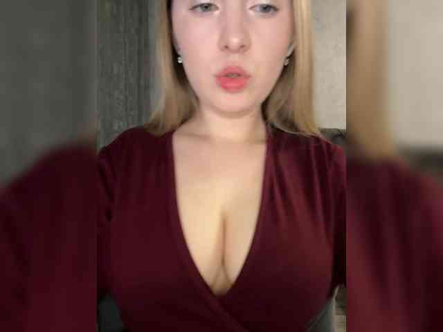 Model: AlinaRay