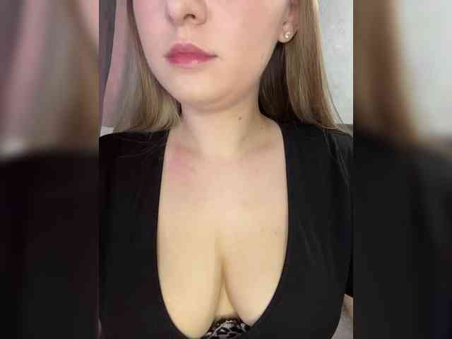 AlinaRay webcam