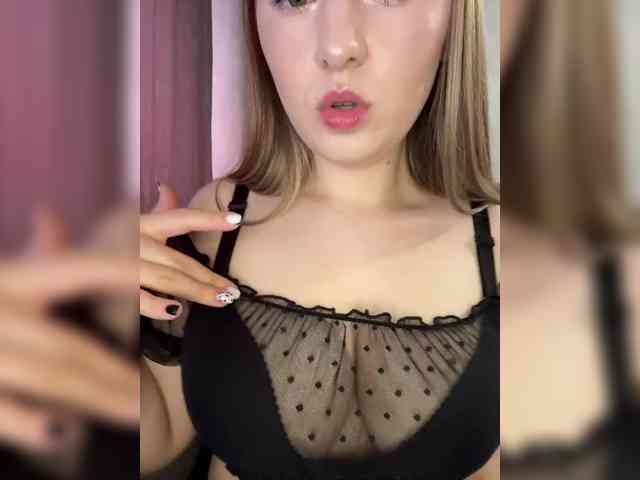 AlinaRay webcam