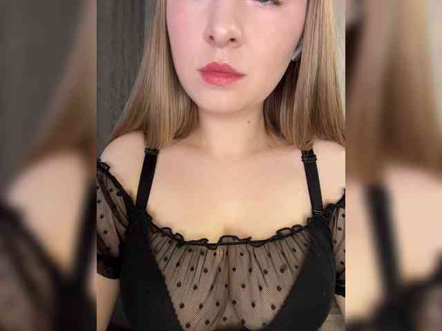 AlinaRay webcam