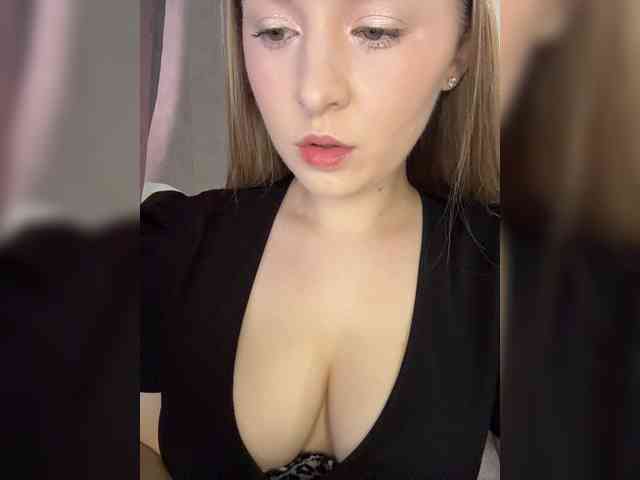 AlinaRay webcam