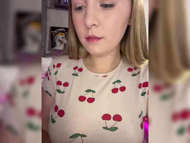 AlinaRay webcam