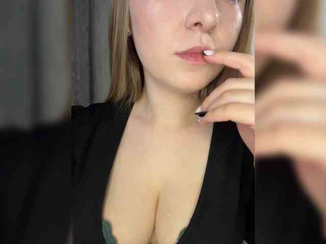 -Dirty-Bitch Sex Cam Show