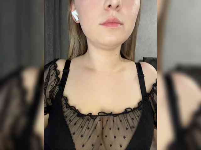 AlinaRay webcam