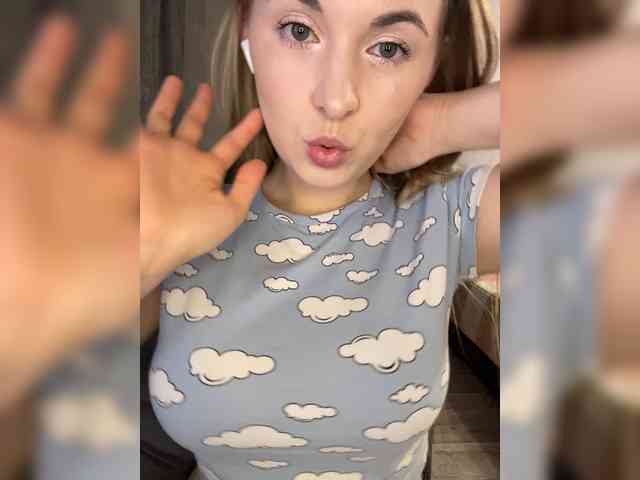 AlinaRay webcam