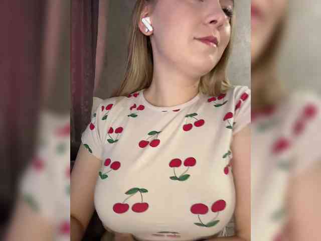 AlinaRay webcam