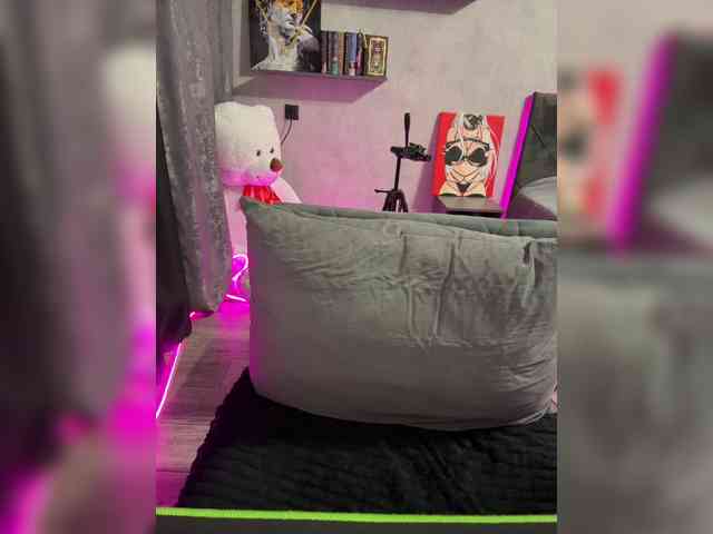 AlinaRay webcam