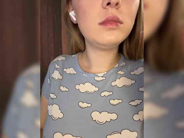 AlinaRay webcam