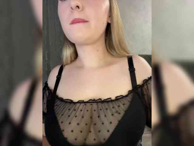 AlinaRay webcam