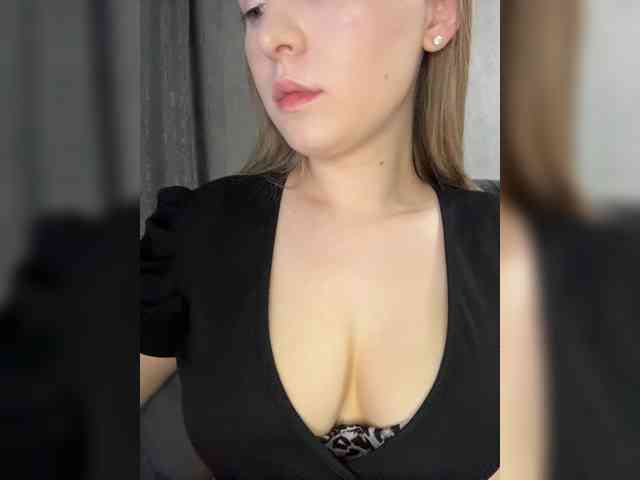 AlinaRay webcam