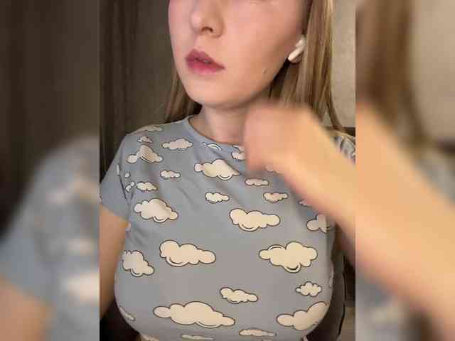 AlinaRay webcam