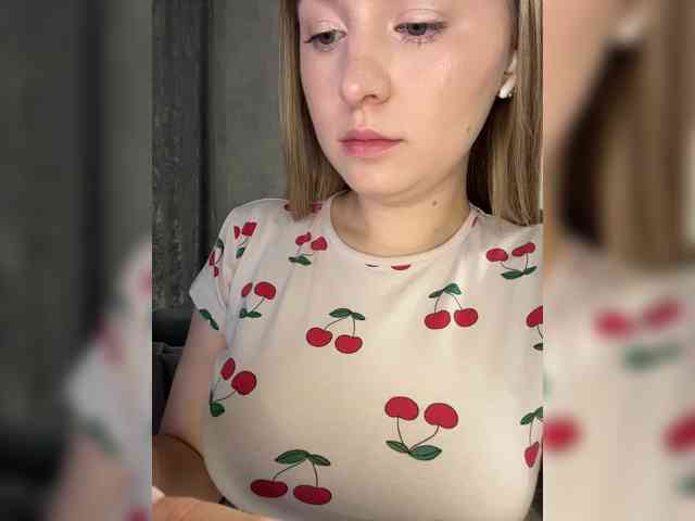 Модель: AlinaRay