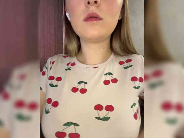AlinaRay webcam