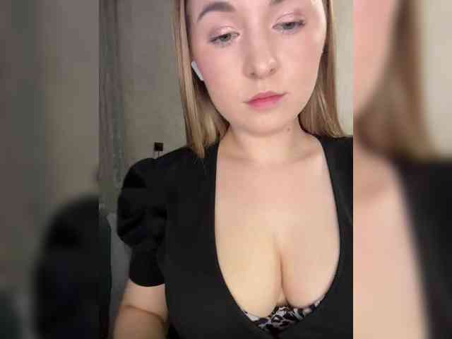 AlinaRay webcam