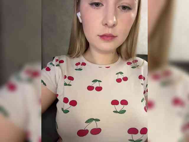 AlinaRay webcam