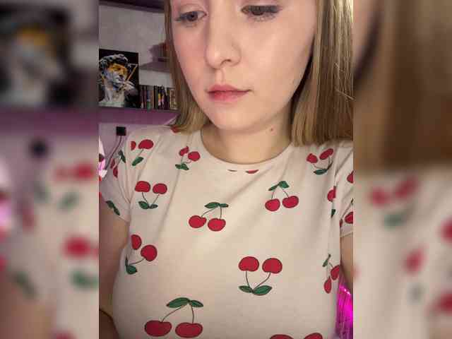 AlinaRay webcam